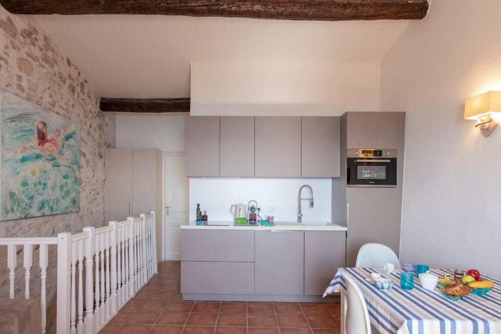 A9 - 1 Bdr Fantastic Sea View Remparts Old - Ac Appartement Antibes